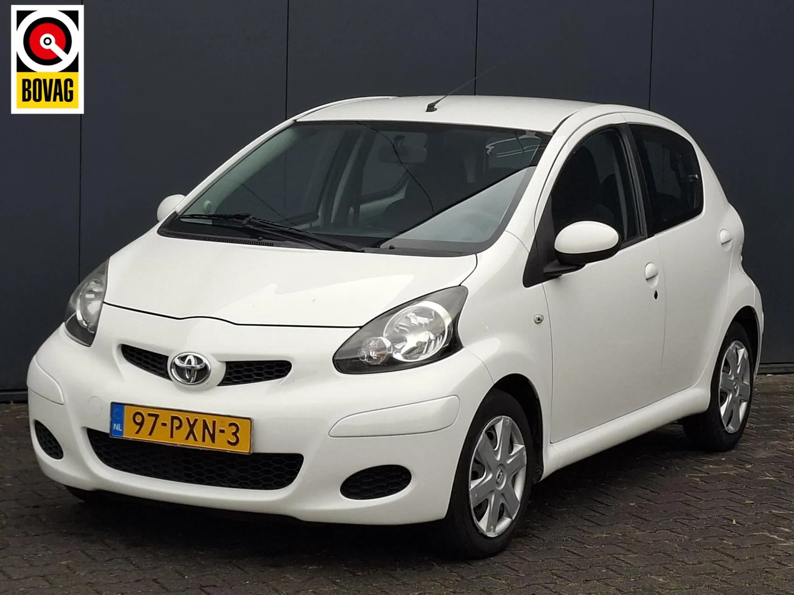 Toyota Aygo (2011) — foto 1