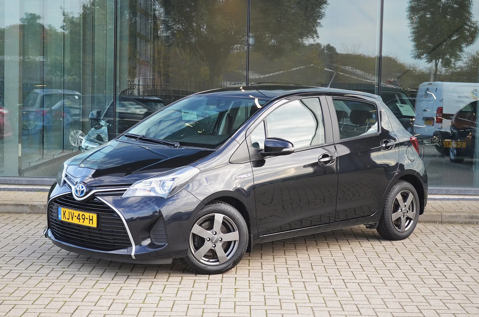 Toyota Yaris (2017) — foto 1