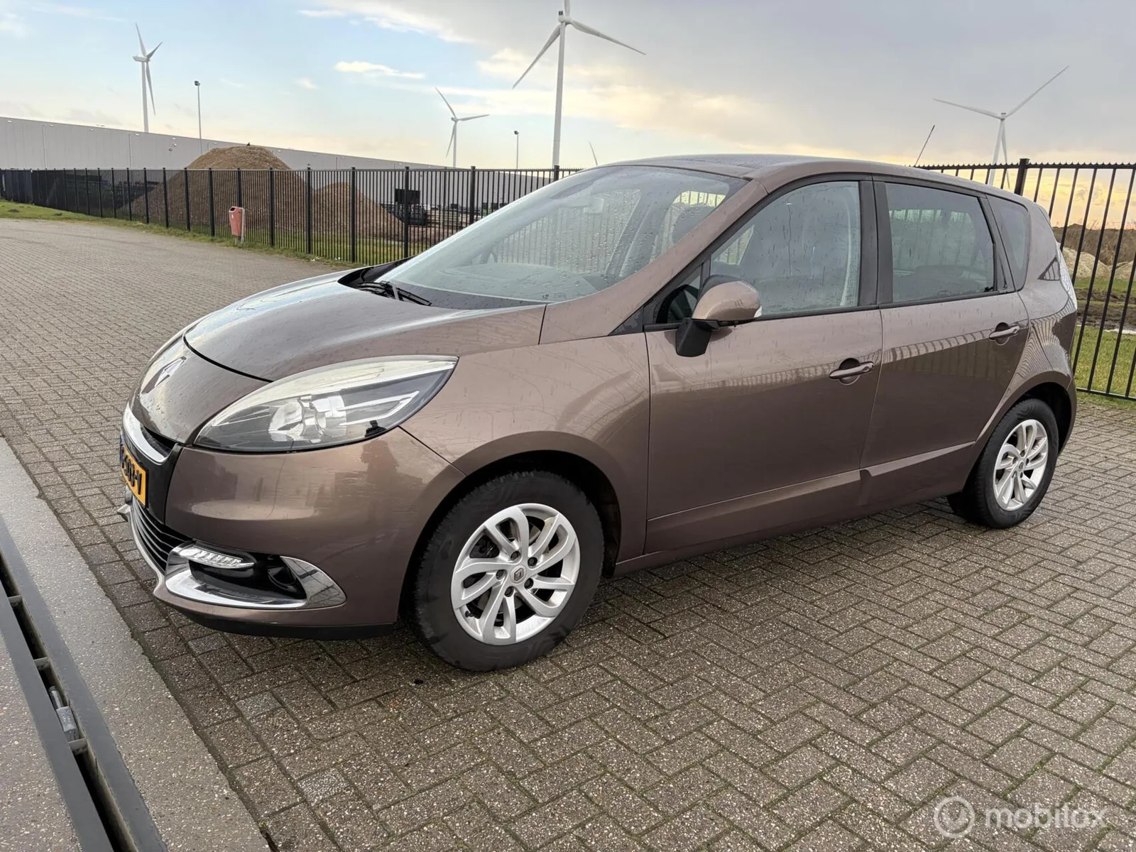Renault Scénic (2012) — foto 1