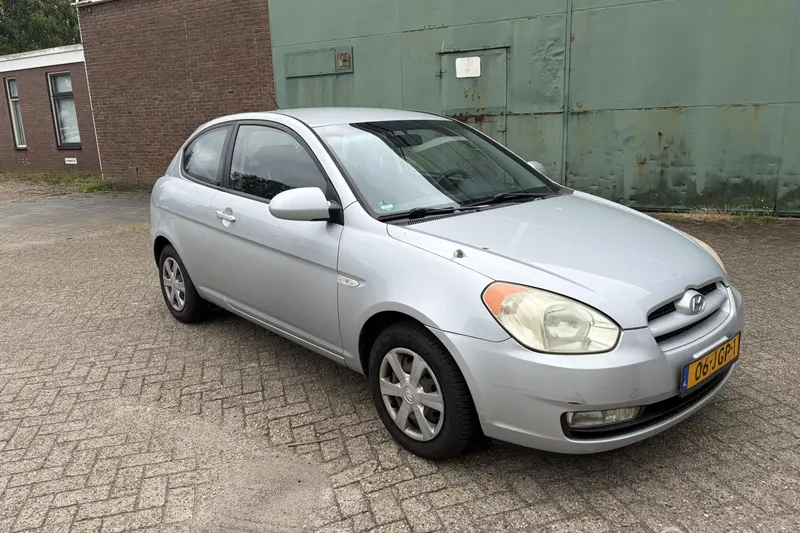 Hyundai Accent (2009)