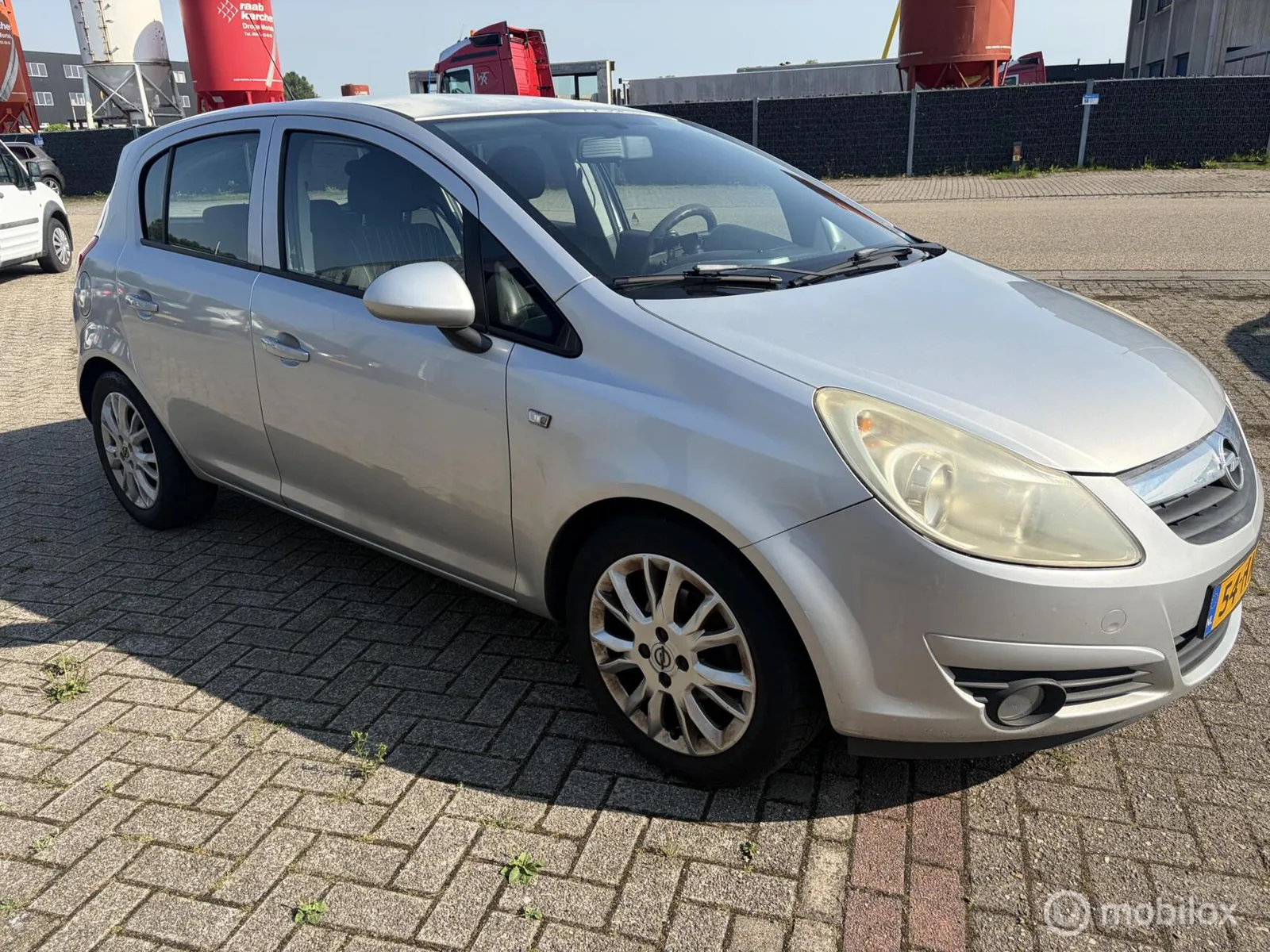 Opel Corsa (2009) — foto 1