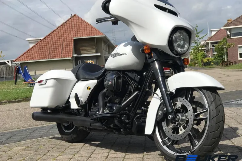 Harley-Davidson Street Glide (2015)