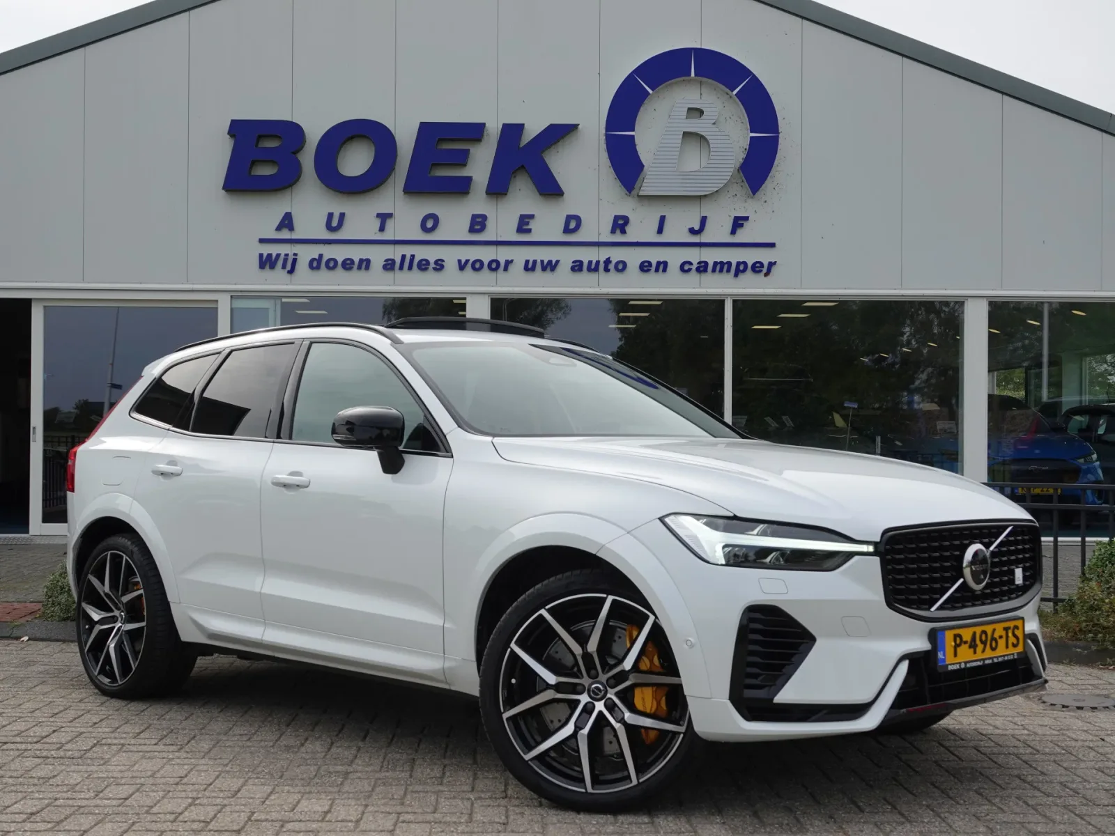 Volvo XC60 (2021) — foto 1