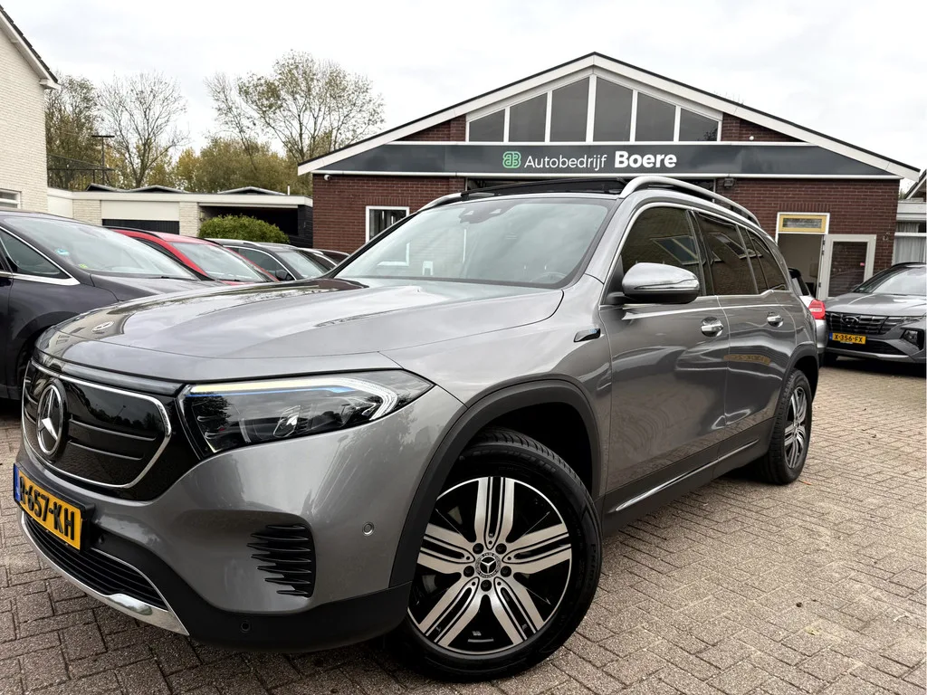 Mercedes-Benz EQB (2022) — foto 1