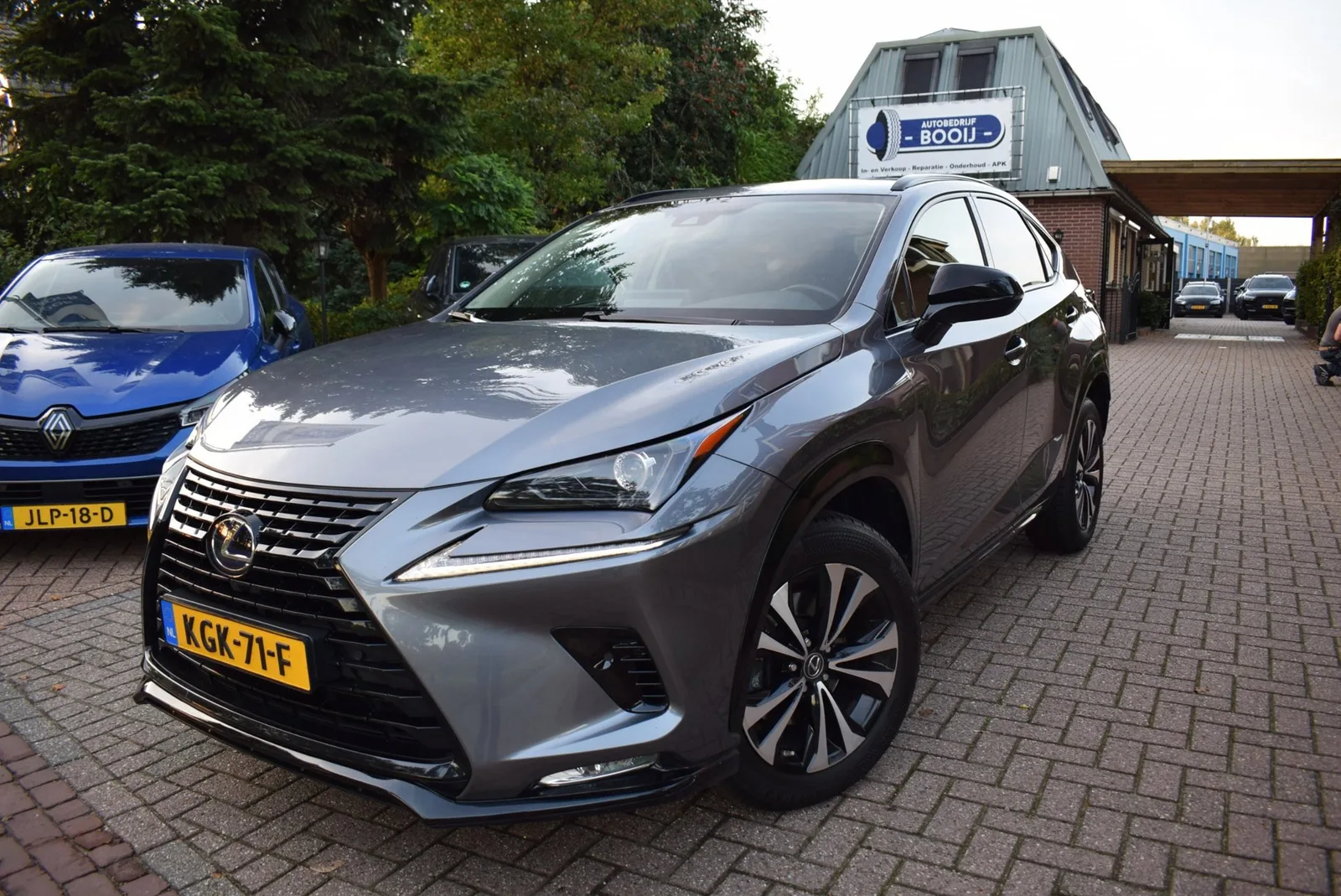 Lexus NX (2021) — foto 1