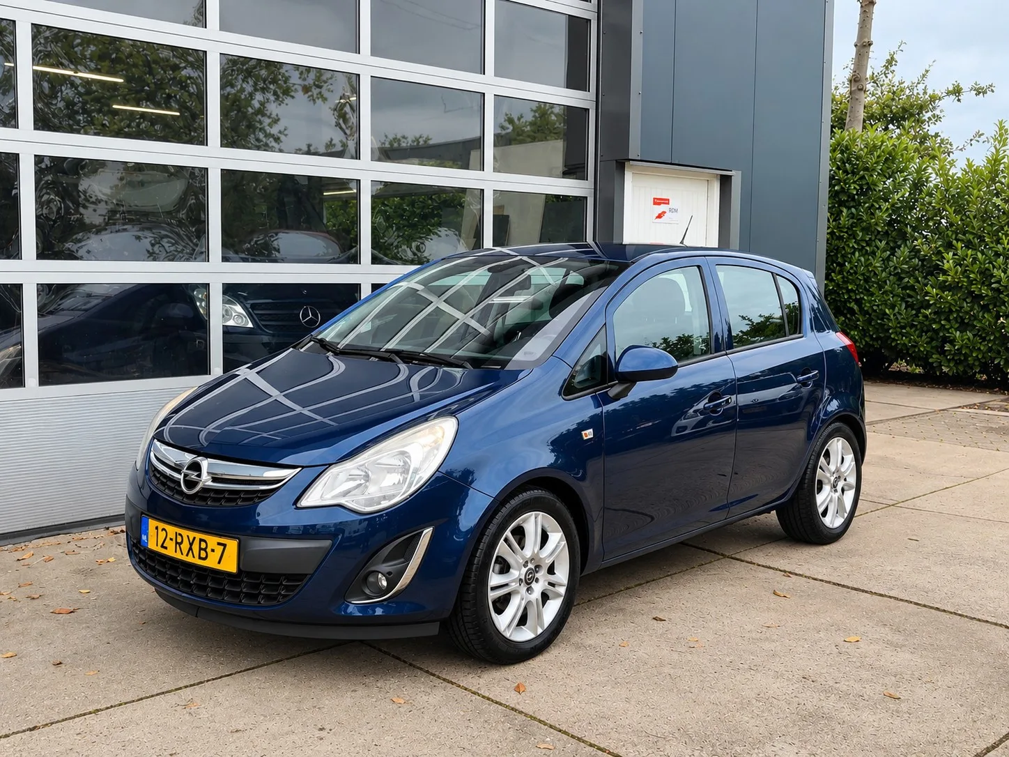 Opel Corsa (2011) — foto 1