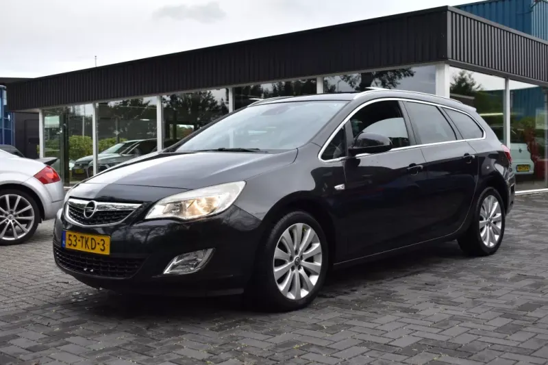 Opel Astra (2012)