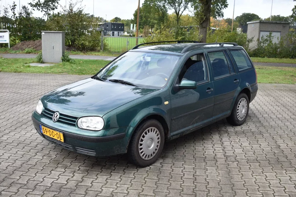 Volkswagen Golf (1999) — foto 1