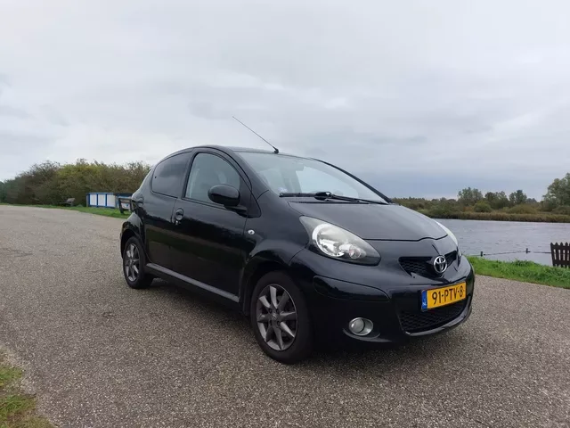 Toyota Aygo (2011) — foto 1