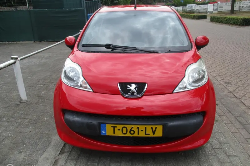 Peugeot 107 (2008)
