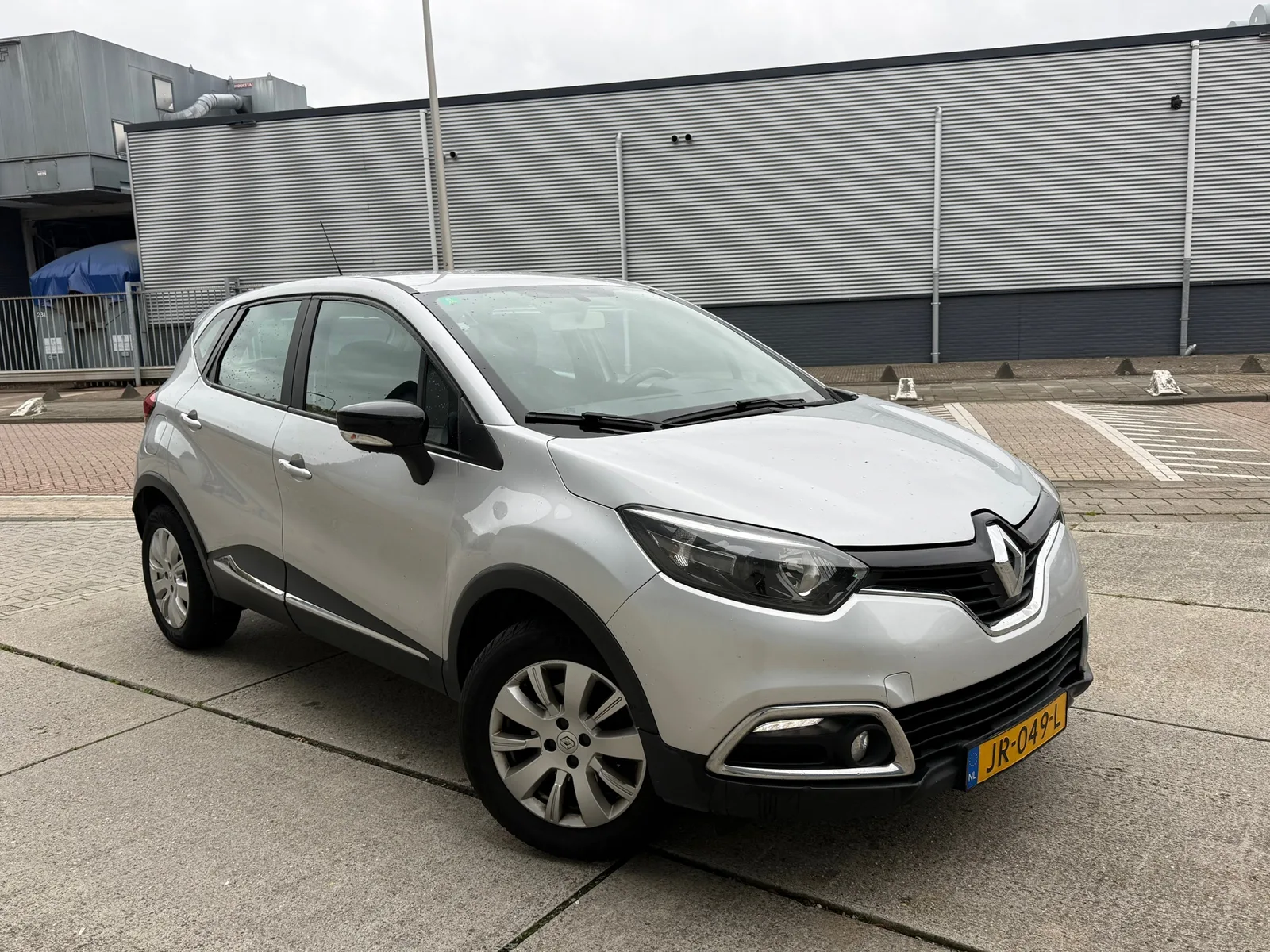 Renault Captur (2016) — foto 1