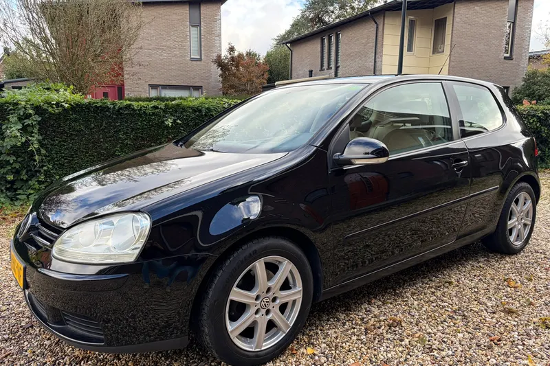 Volkswagen Golf (2005)