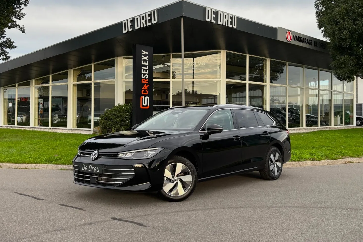 Volkswagen Passat (2025) — foto 1