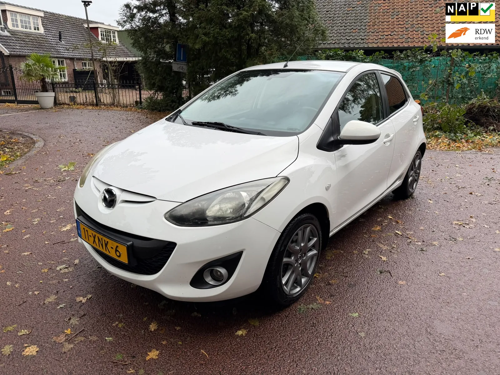 Mazda 2 (2012) — foto 1