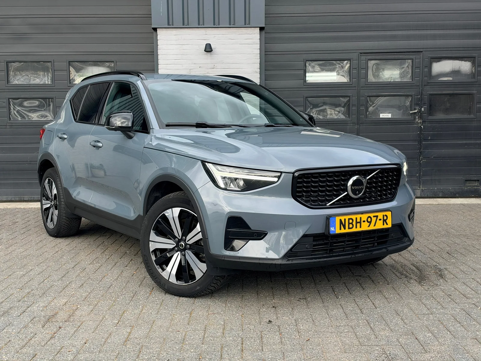 Volvo XC40 (2022) — foto 1