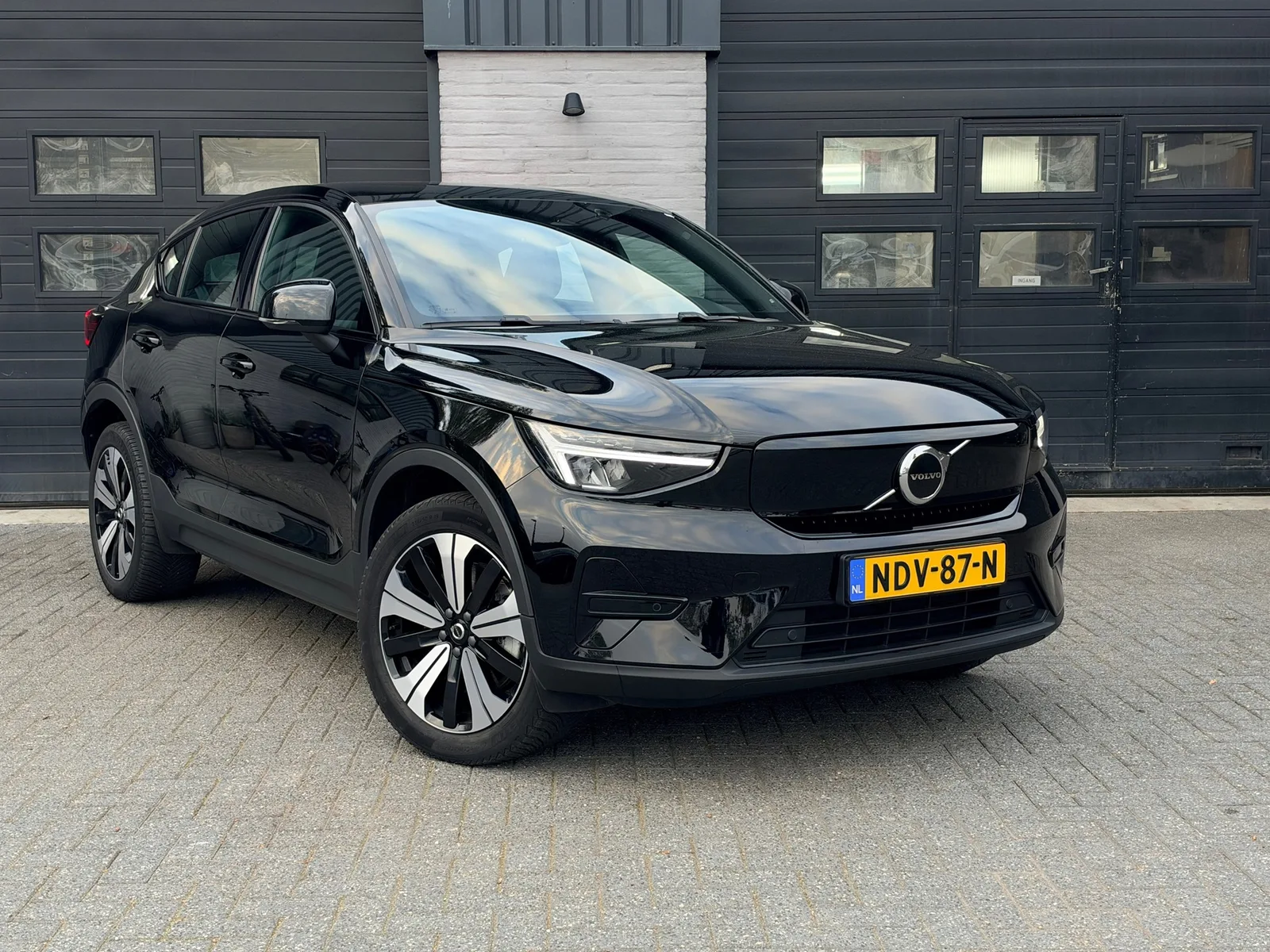 Volvo C40 (2023) — foto 1