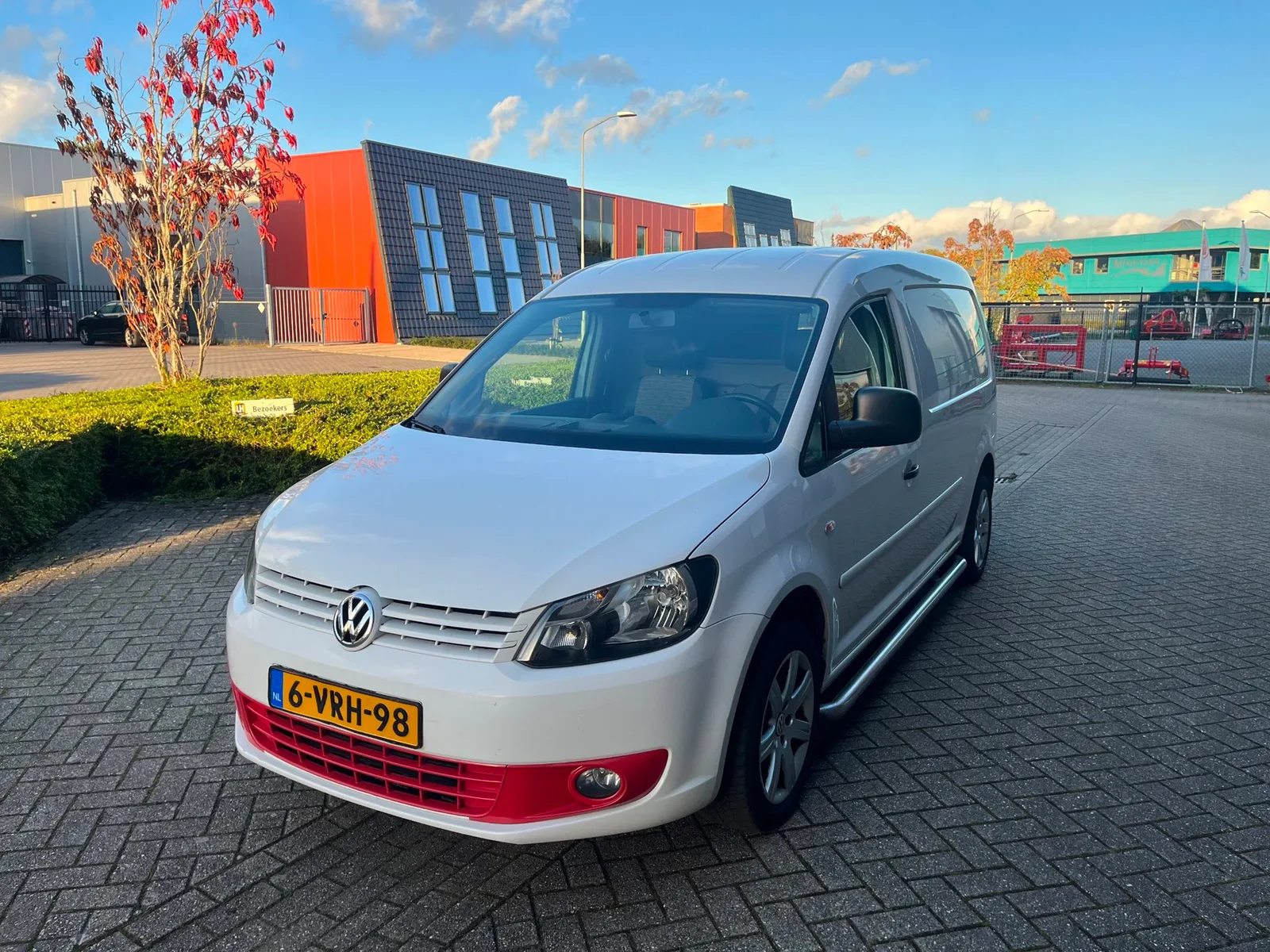 Volkswagen Caddy (2011) — foto 1