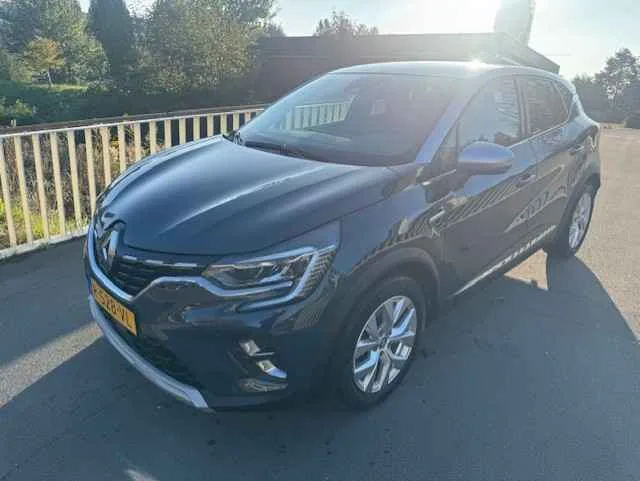 Renault Captur (2022) — foto 1
