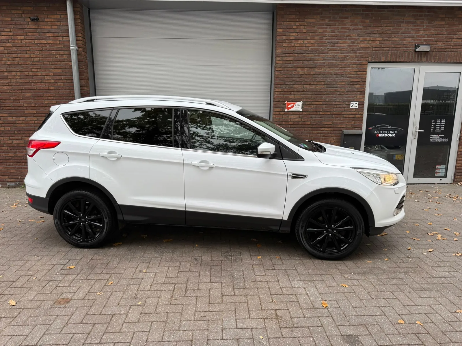 Ford Kuga (2015) — foto 1
