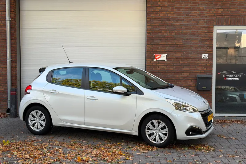 Peugeot 208 (2016)