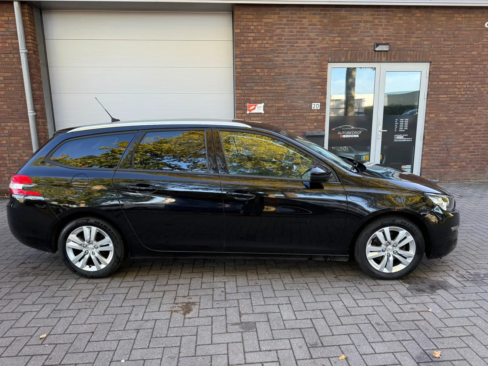 Peugeot 308 (2017) — foto 1