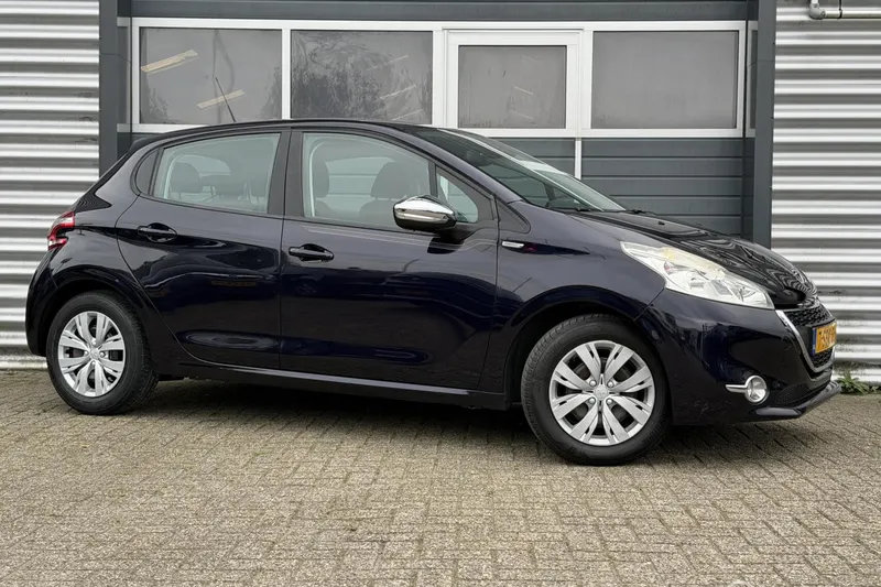 Peugeot 208 (2013)