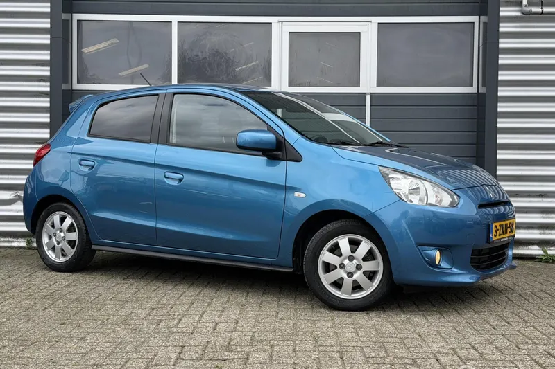 Mitsubishi Space Star (2015)