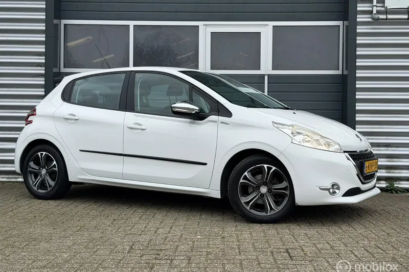 Peugeot 208 (2013)