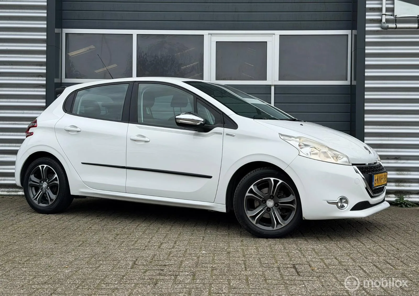 Peugeot 208 (2013) — foto 1