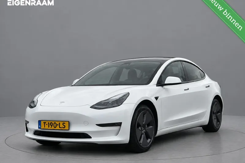 Tesla Model 3 (2023)