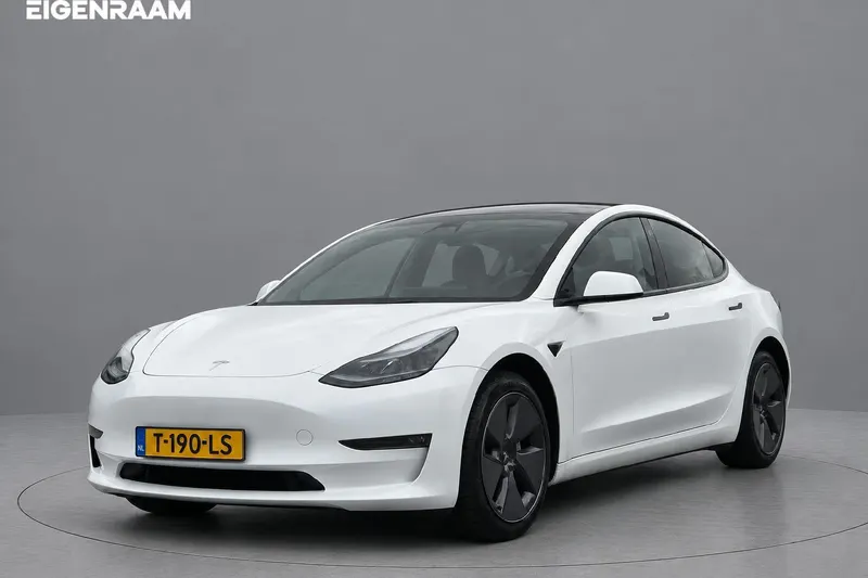 Tesla Model 3 (2023)