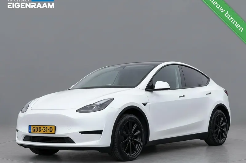 Tesla Model Y (2024)