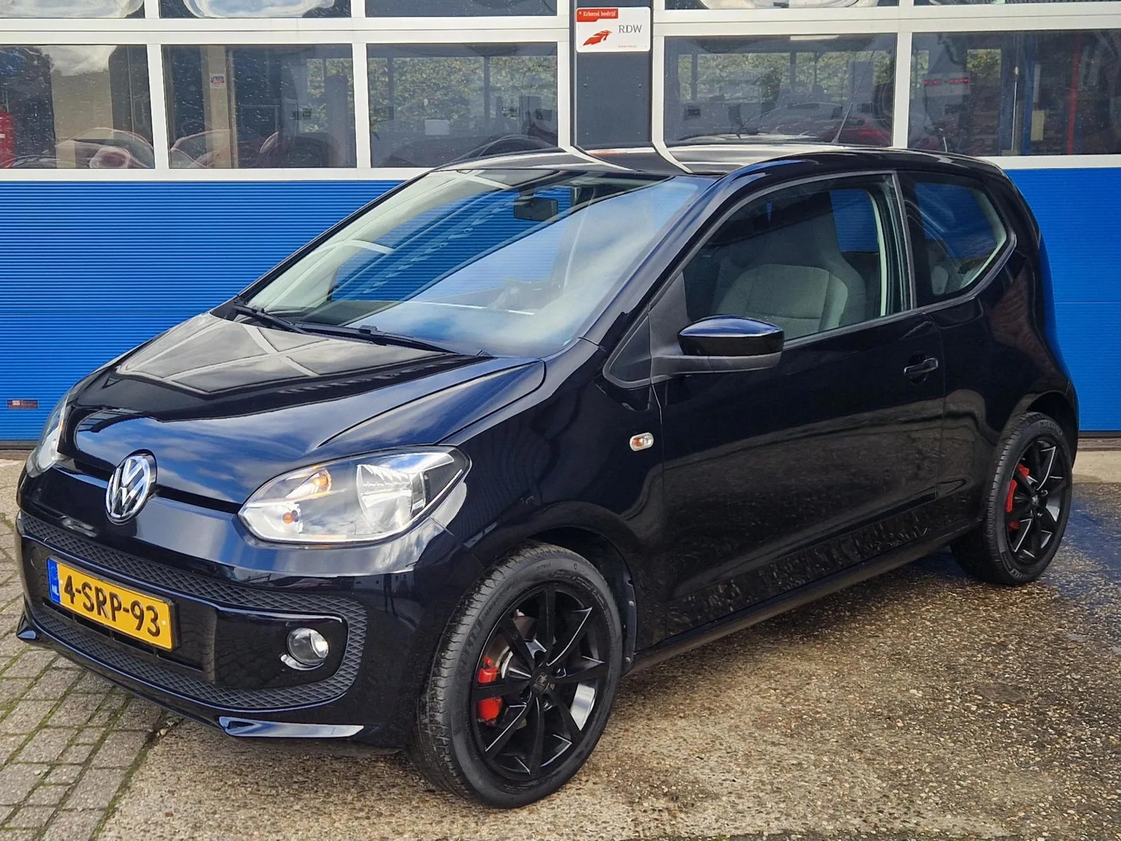 Volkswagen Up! (2012) — foto 1