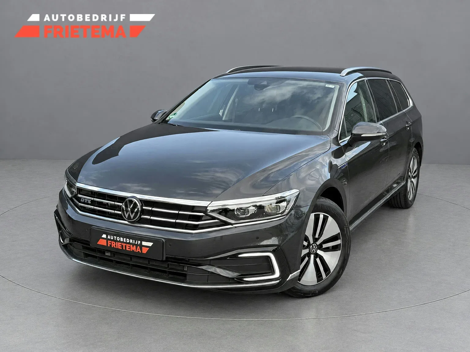 Volkswagen Passat (2022) — foto 1