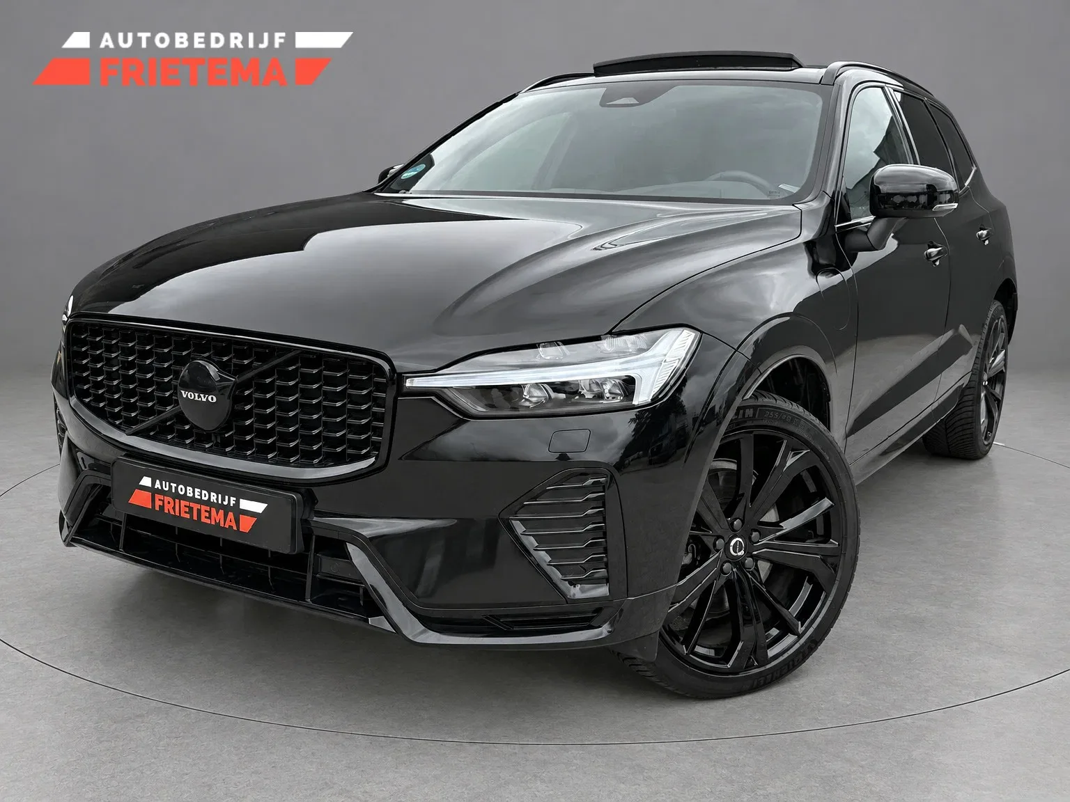 Volvo XC60 (2024) — foto 1