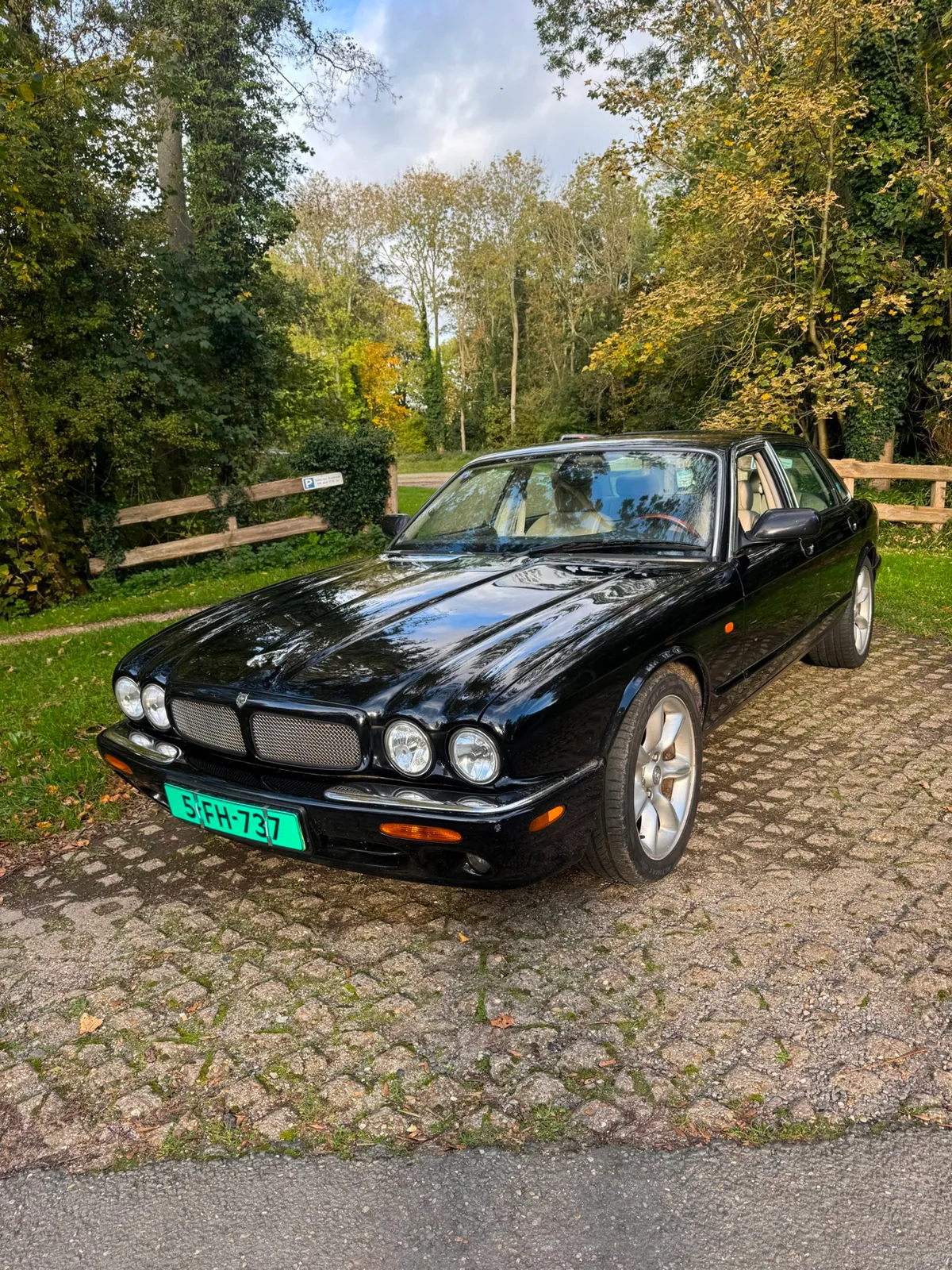 Jaguar XJR (2001) — foto 1