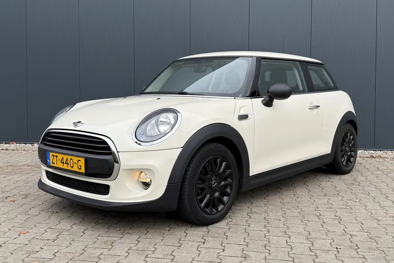 MINI One (2017)