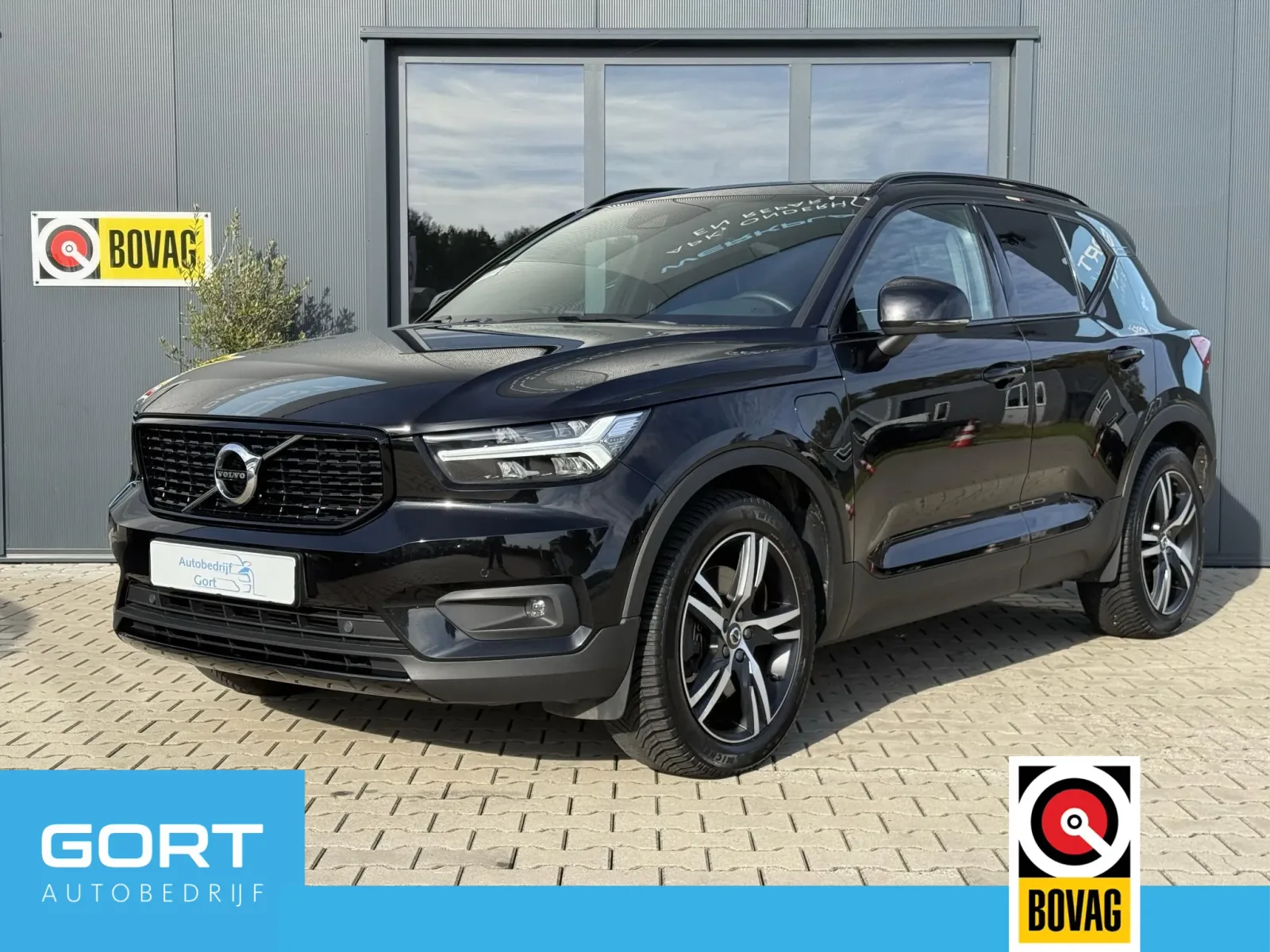 Volvo XC40 (2021) — foto 1