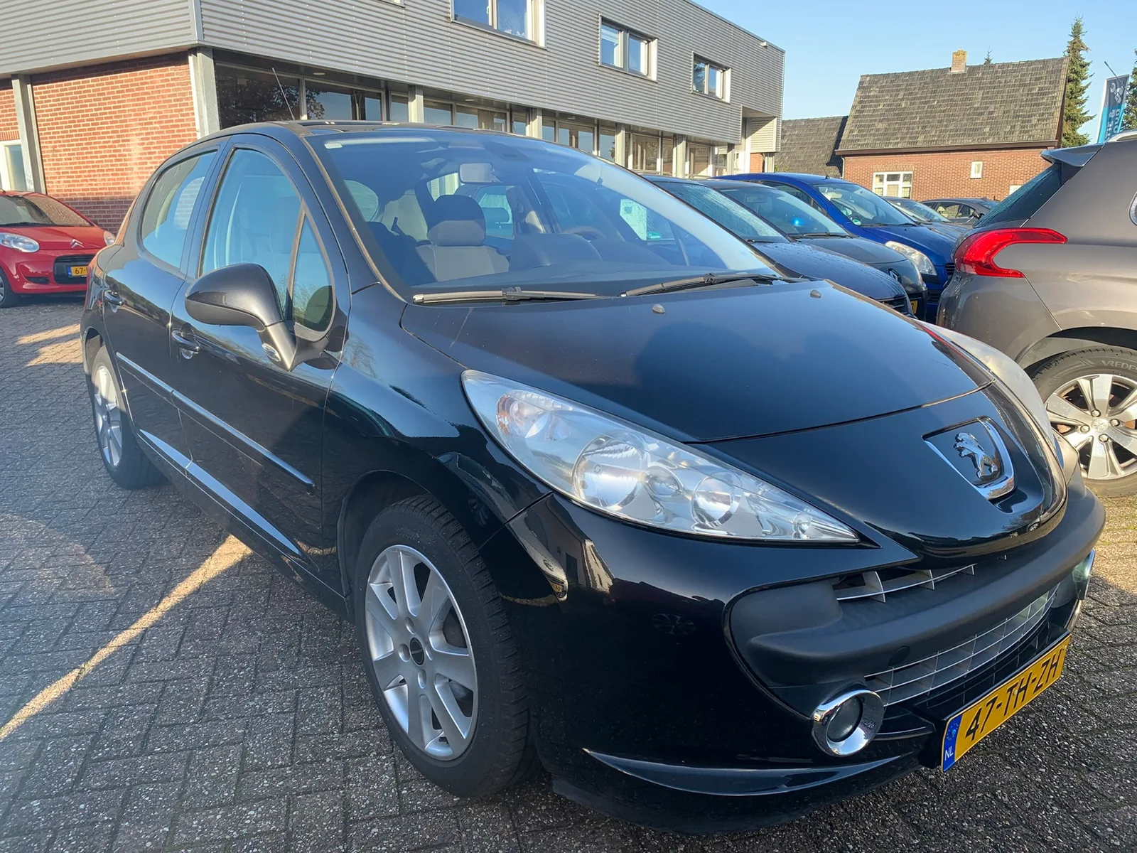 Peugeot 207 (2006) — foto 1