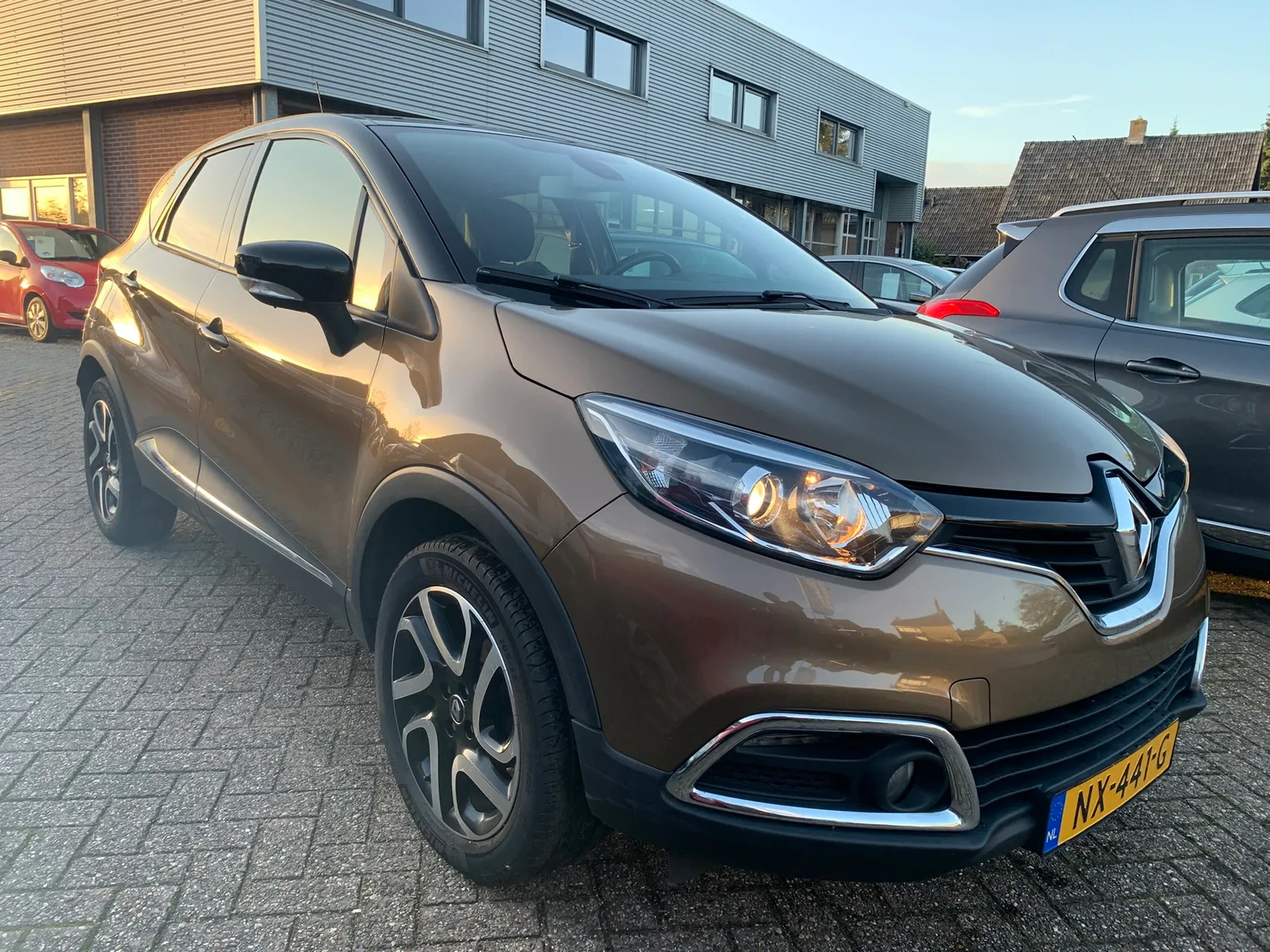 Renault Captur (2017) — foto 1