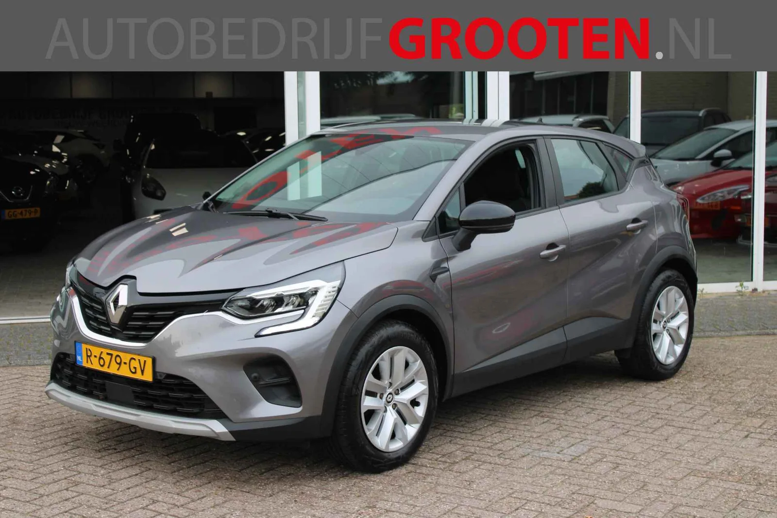 Renault Captur (2022) — foto 1