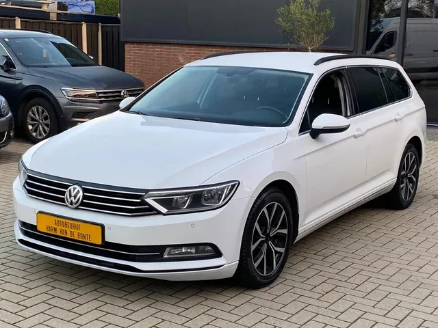 Volkswagen Passat (2018) — foto 1