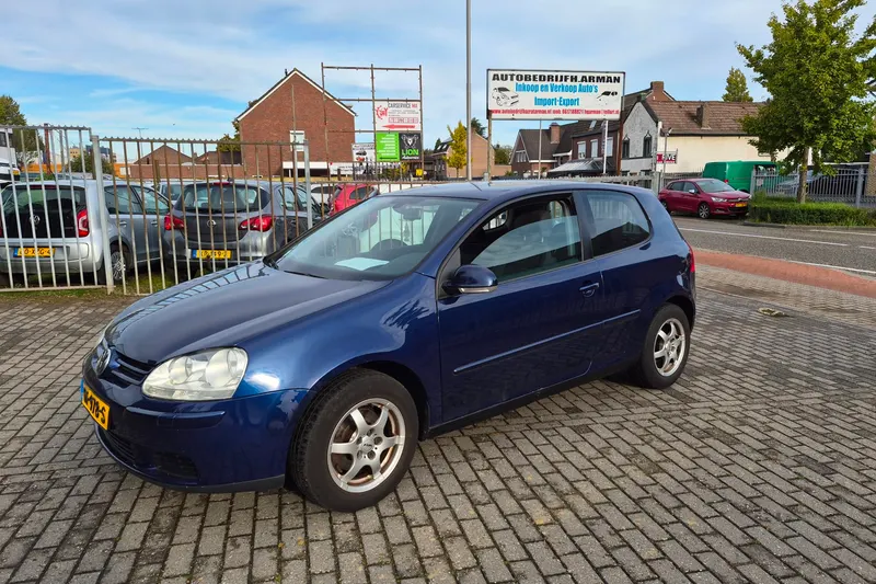 Volkswagen Golf (2005)