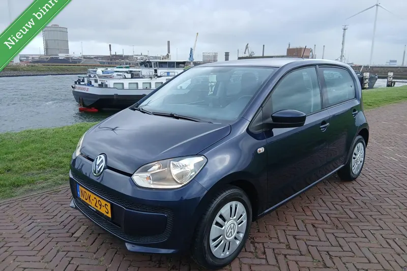 Volkswagen Up! (2015)