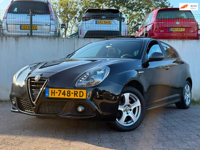 Alfa Romeo Giulietta (2015) — foto 1