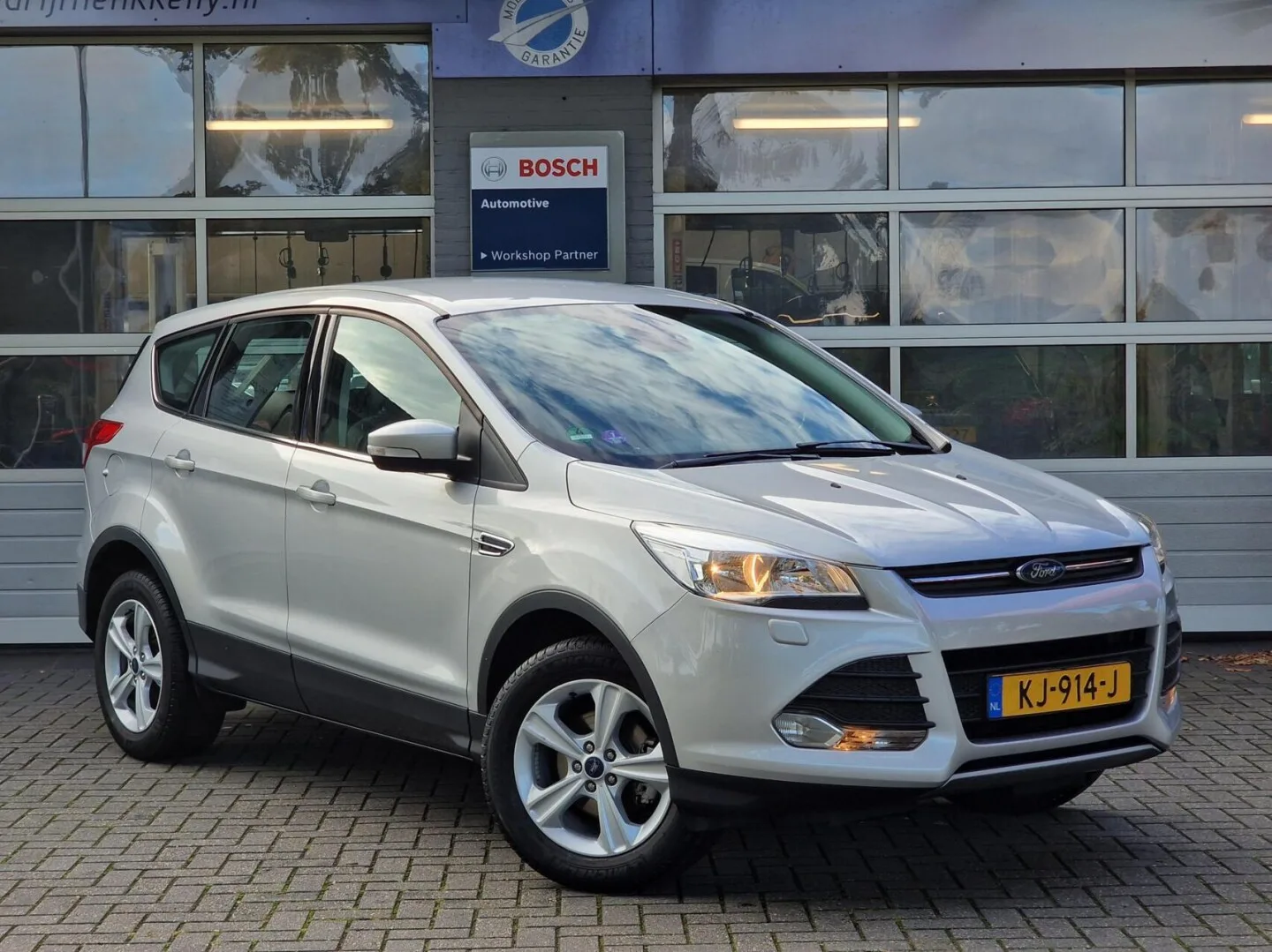 Ford Kuga (2016) — foto 1