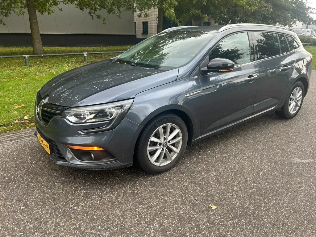 Renault Mégane (2018) — foto 1