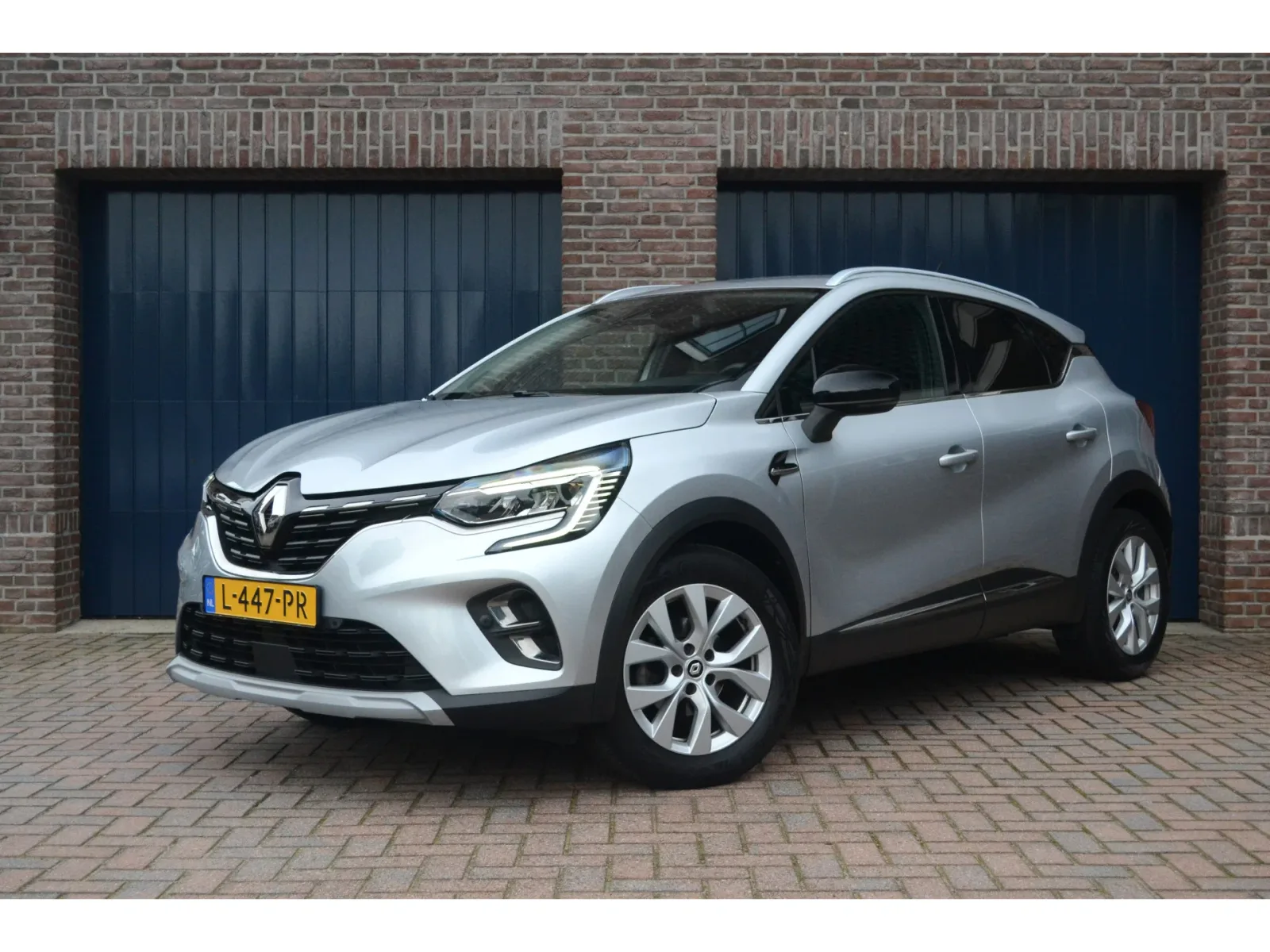 Renault Captur (2021) — foto 1