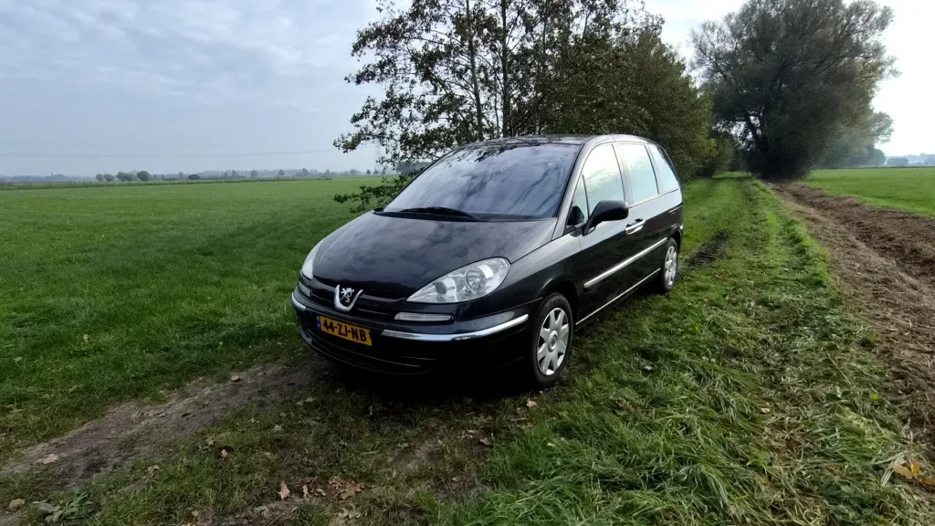 Peugeot 807 (2008) — foto 1