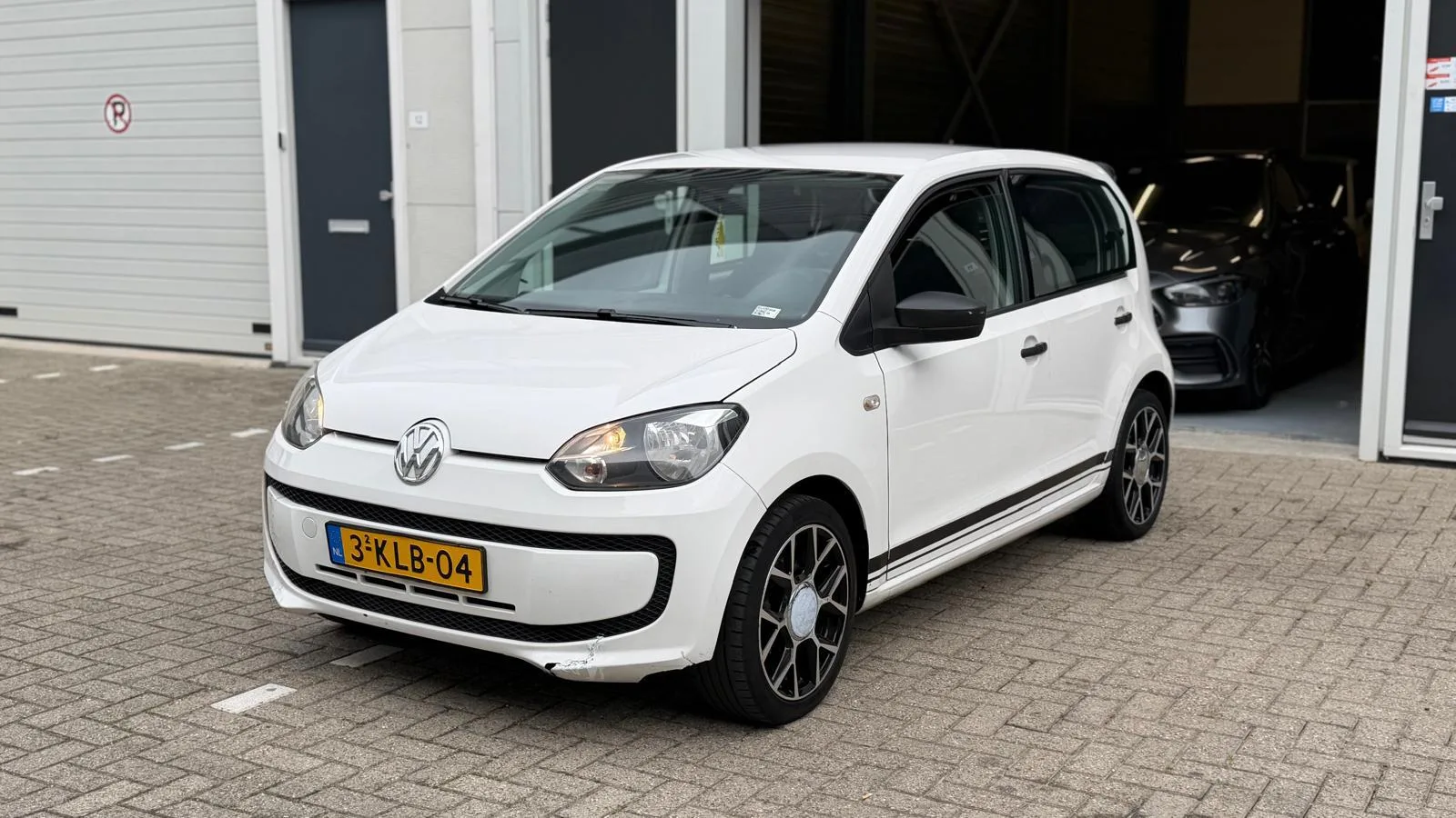 Volkswagen Up! (2013) — foto 1
